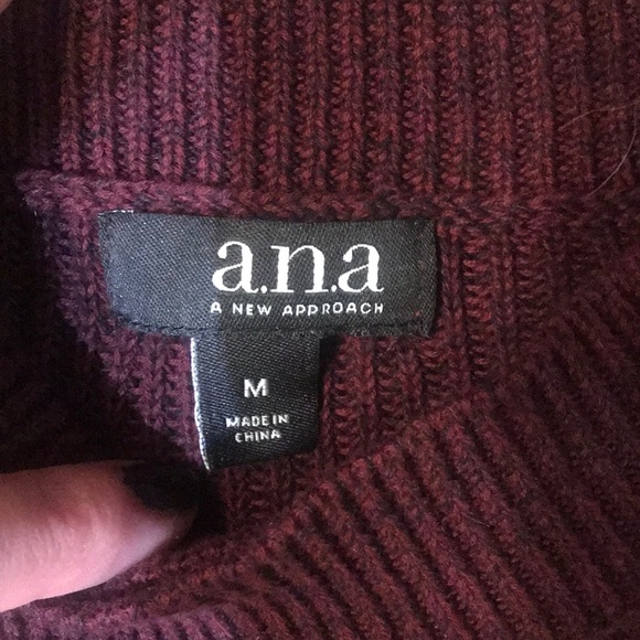 sweater - Picture 3 of 4